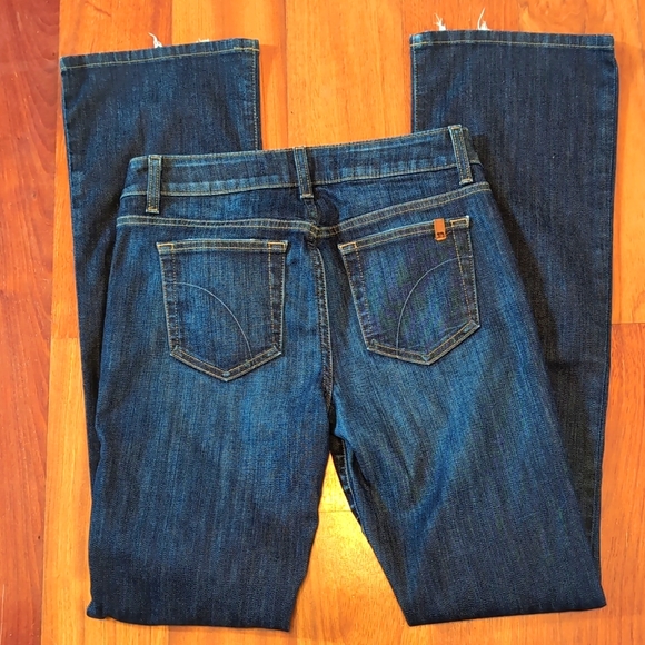 Joe's Jeans Low Rise, Straight Leg, Curvy - Picture 3 of 4